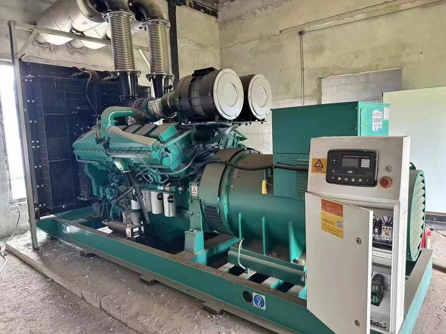 崆峒无功补偿装置的性能评估需要考虑哪些因素？