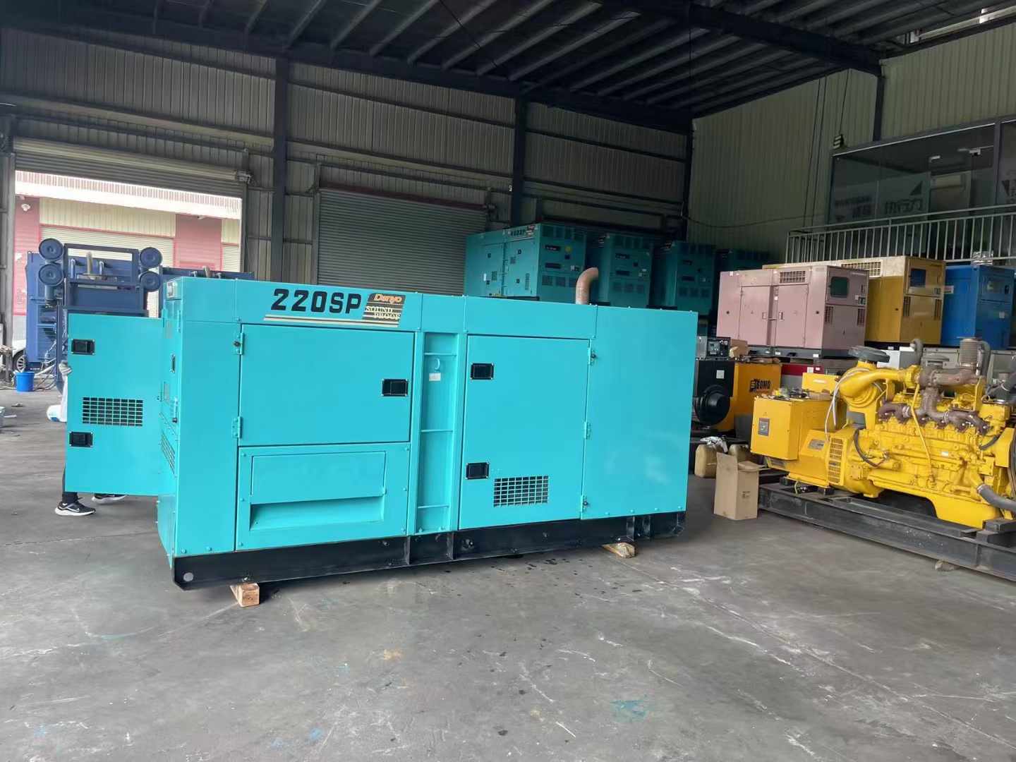 崆峒柴油发电机组长期不间断运行时，如何监控其温度和压力？